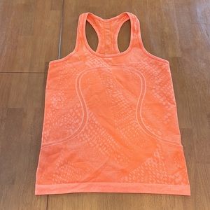 Lululemon tank